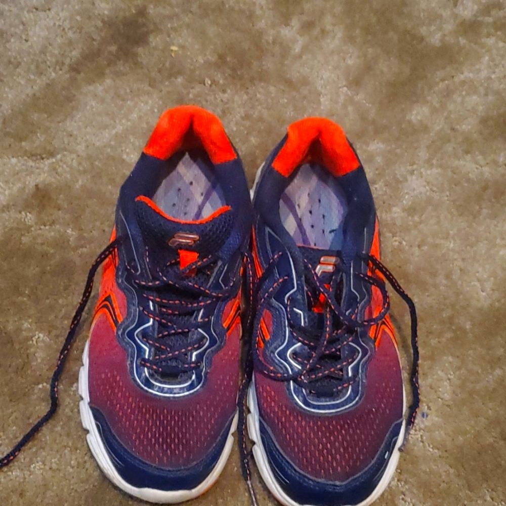 Fila tennies sz 7.5 purple and orange, soft